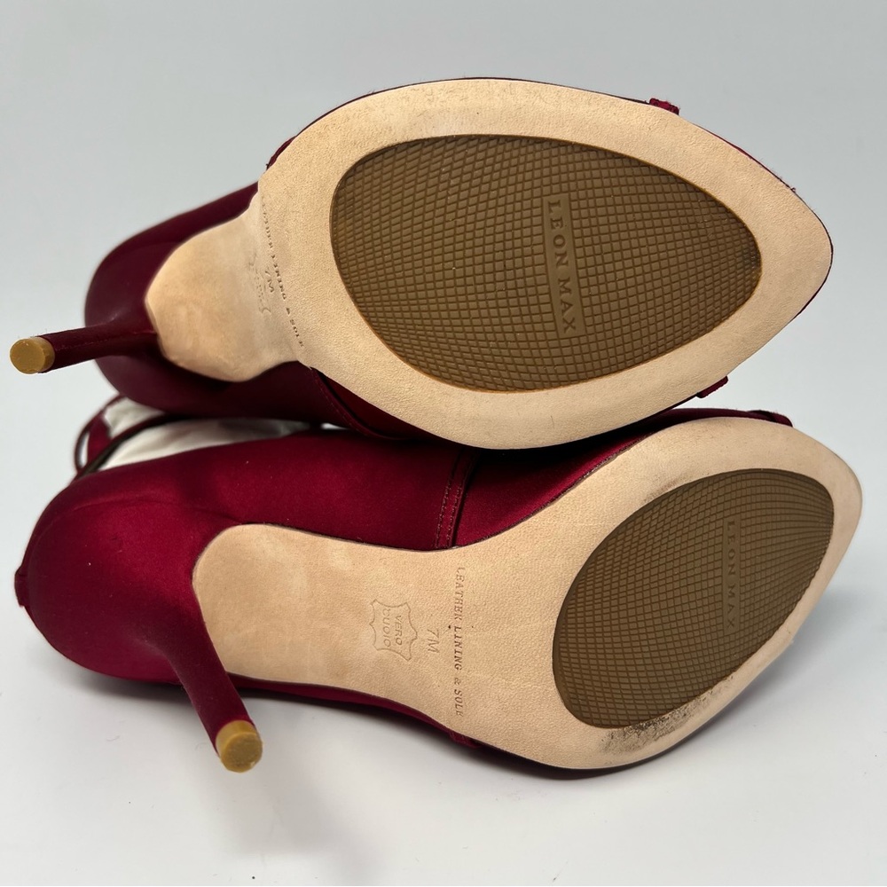Leon Max Satin Pika Pumps NEW!
Size 7 - Picture 5 of 6